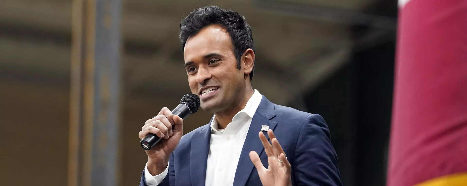 O empresário candidato republicano à presidência, Vivek Ramaswamy, fala no Horizon Events Center, em Iowa, 15 de janeiro de 2024 - Sputnik Brasil, 1920, 16.01.2024