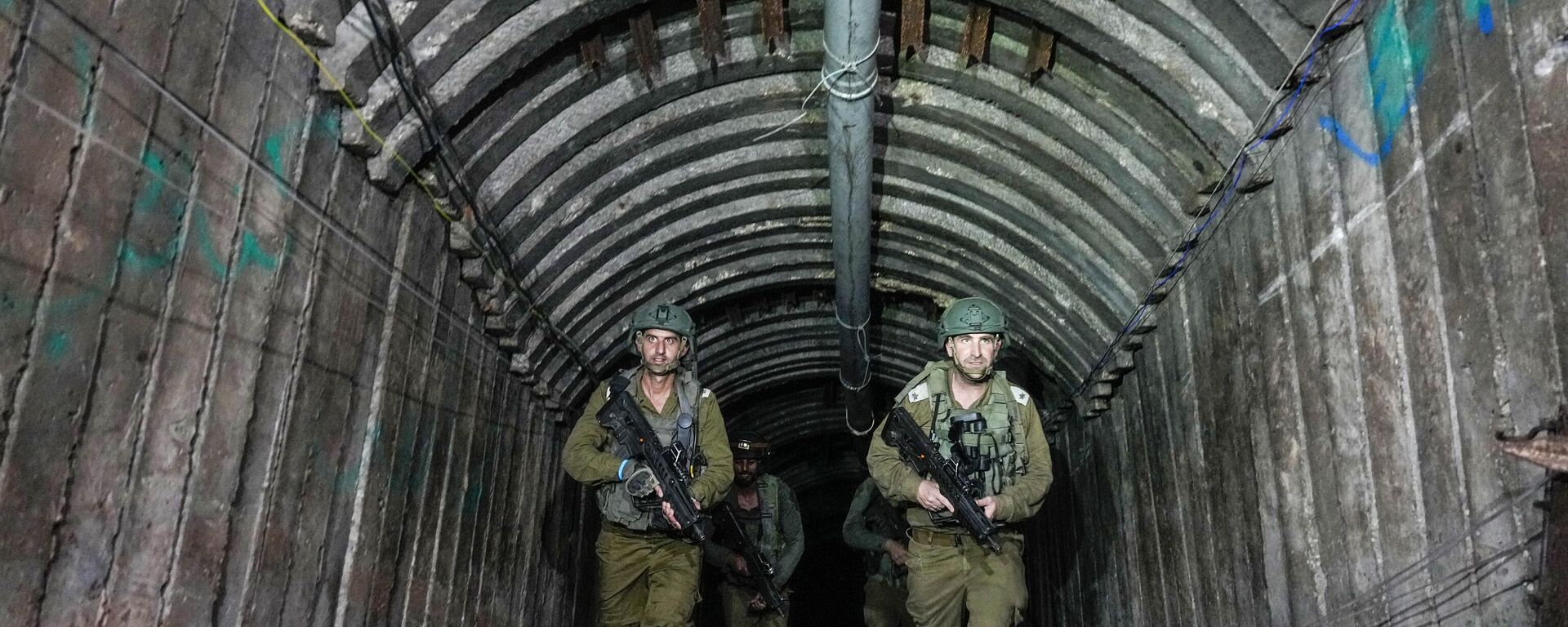 Soldados israelenses após ataque que localizou uma extensa rede de túneis usada pelo Hamas. Faixa de Gaza, 15 de dezembro de 2023 - Sputnik Brasil, 1920, 28.01.2024
