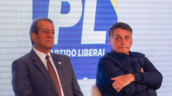 Valdemar Costa Neto, presidente do Partido Liberal (PL), e o ex-presidente Jair Bolsonaro - Sputnik Brasil