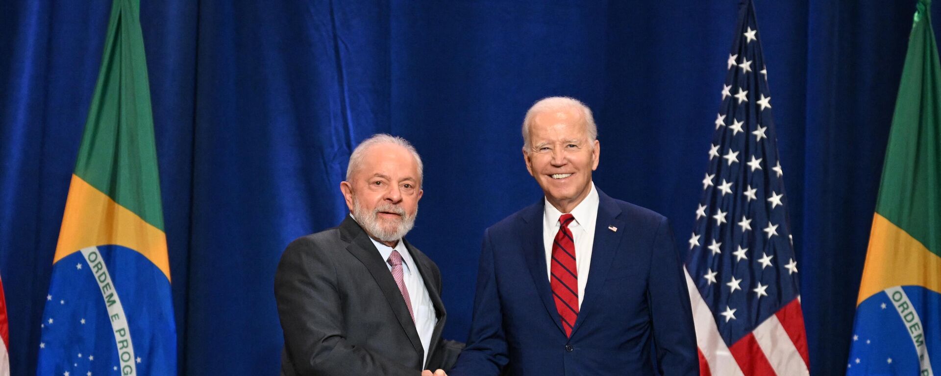 Presidente brasileiro, Luiz Inácio Lula da Silva se reúne com o presidente dos EUA, Joe Biden, às margens da Assembleia Geral das Nações Unidas em Nova York, 20 de setembro de 2023 - Sputnik Brasil, 1920, 17.01.2024