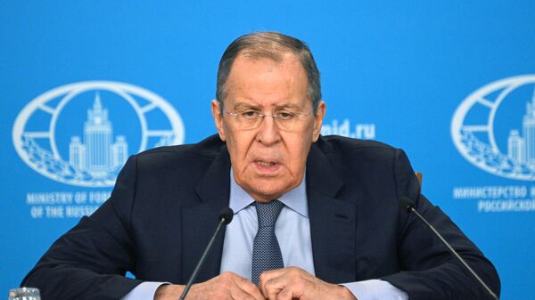 Ministro das Relações Exteriores da Rússia, Sergei Lavrov, discursa na coletiva de imprensa anual. Moscou, 18 de janeiro de 2024 - Sputnik Brasil