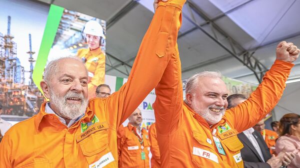 O presidente da República, Luiz Inácio Lula da Silva, e o presidente da Petrobras, Jean Paul Prates, durante cerimônia de retomada das obras da Refinaria Abreu e Lima (RNEST). Ipojuca (PE), 18 de janeiro de 2024 - Sputnik Brasil