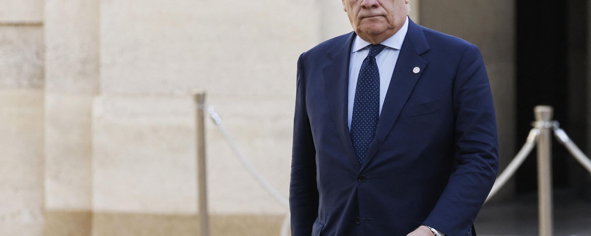 Antonio Tajani, ministro de Relações Exteriores e Cooperação Internacional e vice-primeiro-ministro da Itália, chega a conferência humanitária internacional para civis em Gaza, no Palácio do Élysée, em Paris, França, 9 de novembro de 2023 - Sputnik Brasil, 1920, 21.01.2024