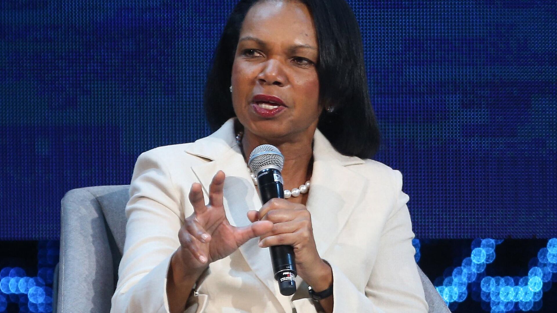 Condoleezza Rice, ex-secretária de Estado dos Estados Unidos, durante a cerimônia de abertura da Exposição e Conferência Internacional de Petróleo de Abu Dhabi (ADIPEC, na sigla em inglês), em 11 de novembro de 2019 - Sputnik Brasil, 1920, 26.01.2024