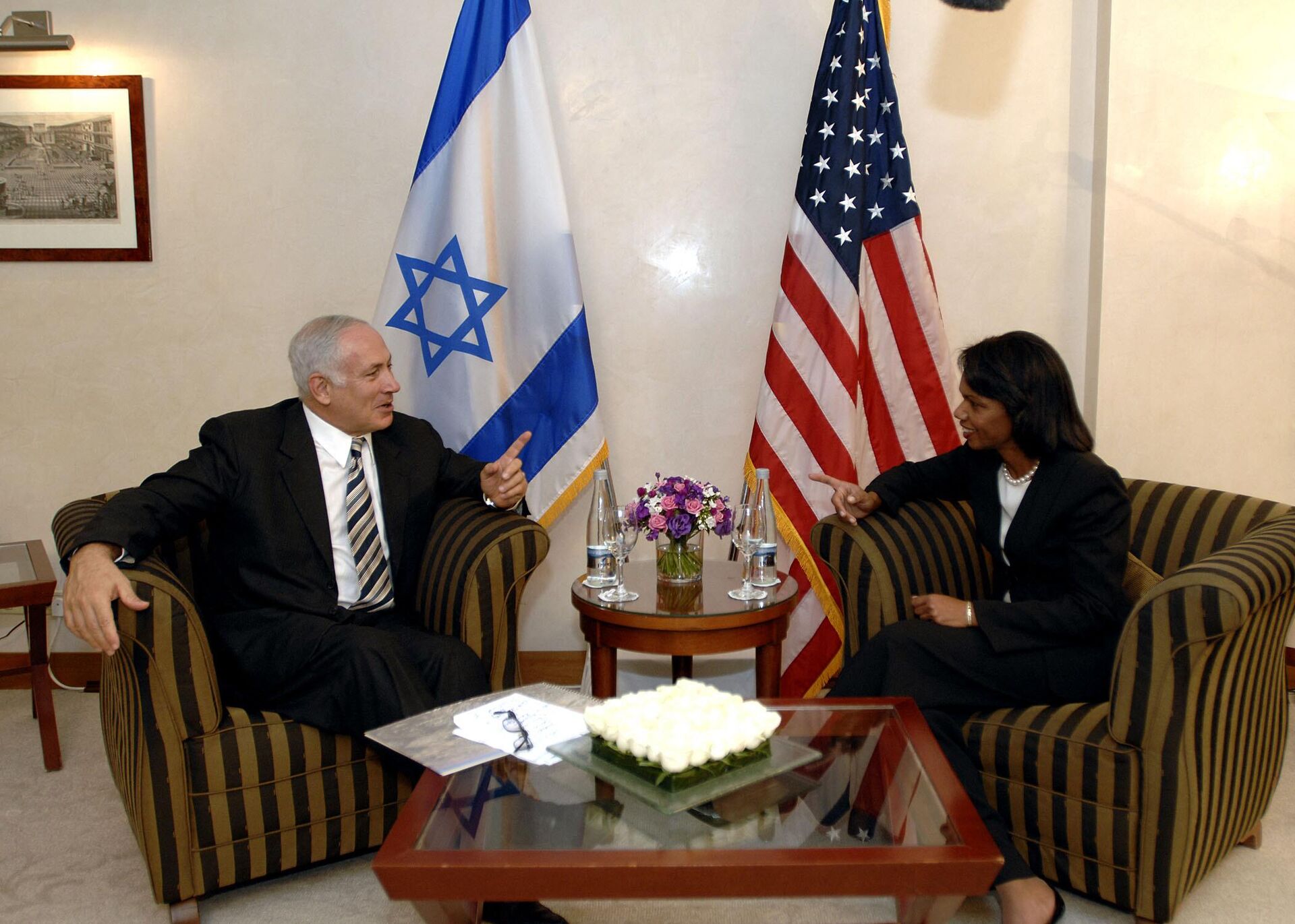 A então secretária de Estado dos EUA, Condoleezza Rice, encontra-se com o premiê israelense, Benjamin Netanyahu, em 19 de setembro de 2009 - Sputnik Brasil, 1920, 26.01.2024