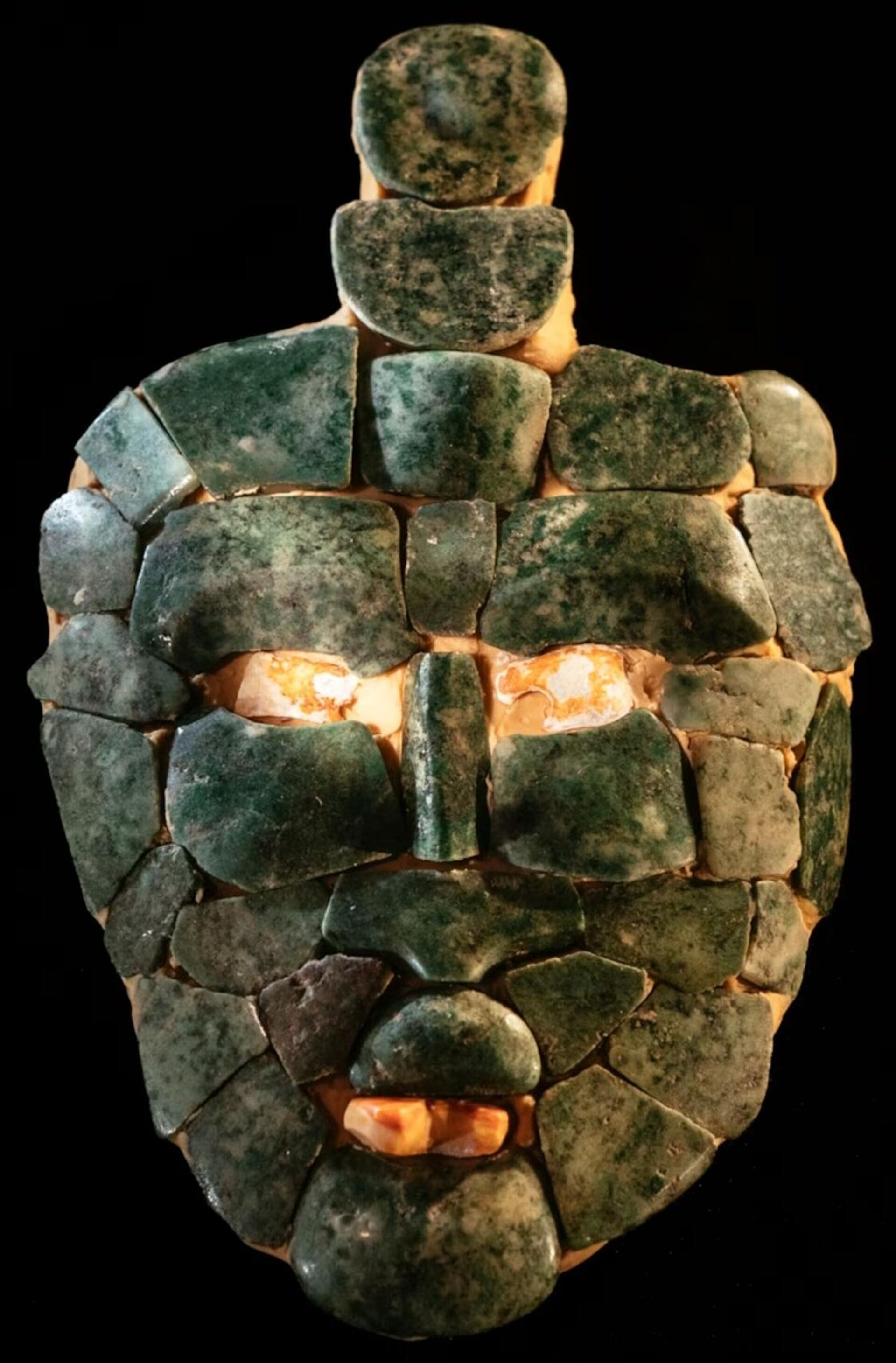 Máscara de um rei feita de peças de jade e pedaços de conchas descoberta em Guatemala  - Sputnik Brasil, 1920, 29.01.2024