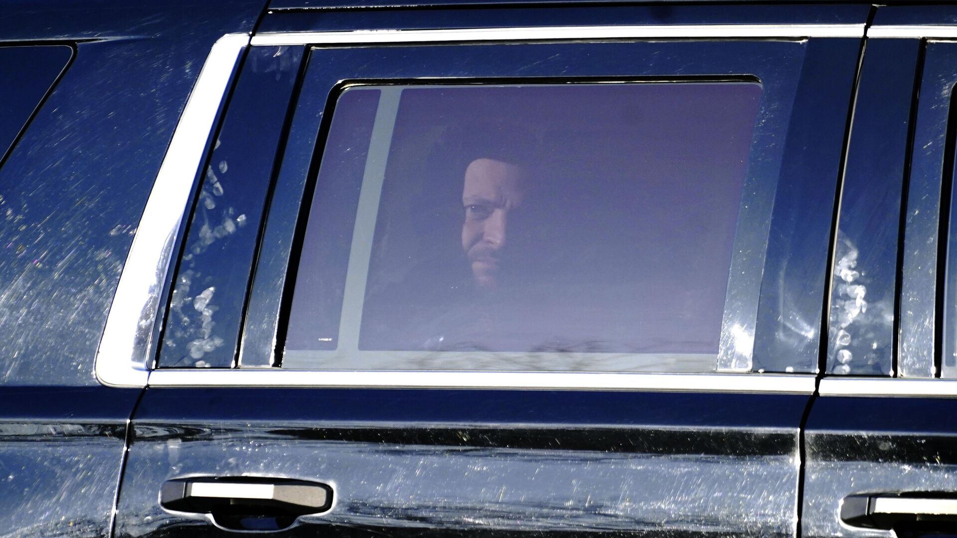 O presidente ucraniano, Vladimir Zelensky, enquanto é levado de carro à Casa Branca em Washington, em 21 de dezembro de 2022 - Sputnik Brasil, 1920, 29.01.2024