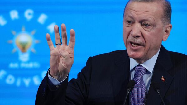 Recep Tayyip Erdogan, presidente turco, fala durante a apresentação do manifesto eleitoral do Partido da Justiça e Desenvolvimento (AKP, na sigla em turco) do país, no Centro de Congressos do partido em Ancara, Turquia, 30 de janeiro de 2024 - Sputnik Brasil