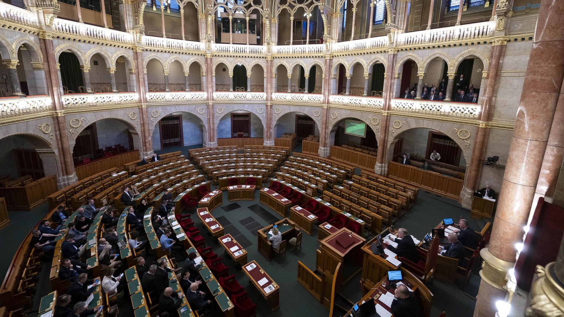 Assembleia Nacional da Hungria durante ratificação da adesão da Suécia à Organização do Tratado do Atlântico Norte (OTAN), em 5 de fevereiro de 2024 - Sputnik Brasil, 1920, 08.02.2024