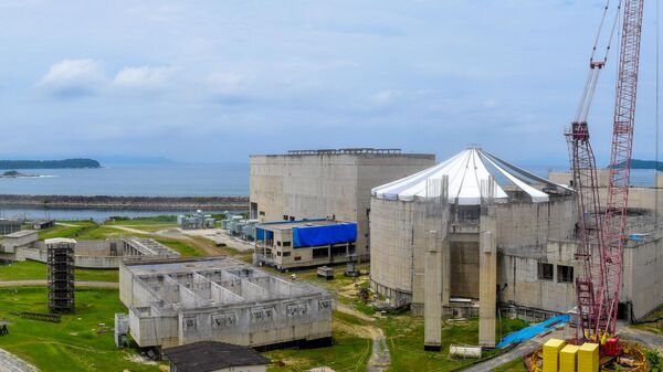 Usinas nucleares de Angra dos Reis, Angra 1, Angra 2 e Angra 3 (em construção), em 26 de fevereiro de 2018 - Sputnik Brasil