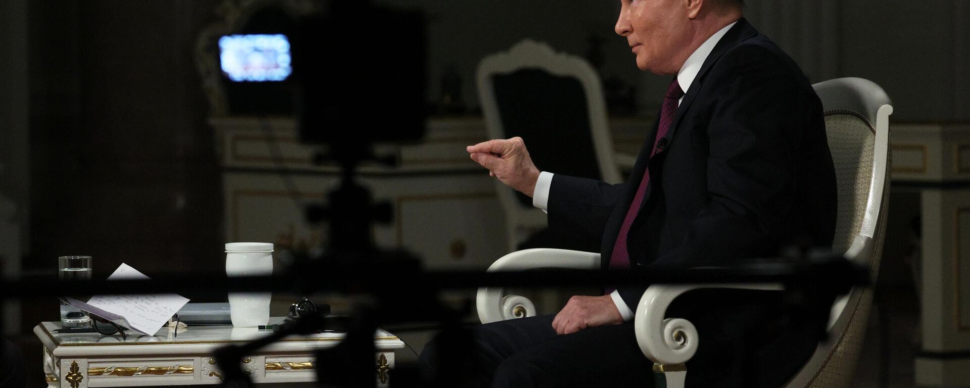 O presidente russo, Vladimir Putin, durante a entrevista ao jornalista norte-americano Tucker Carlson, no Kremlin, em Moscou. Rússia, 9 de fevereiro de 2024 - Sputnik Brasil, 1920, 12.02.2024