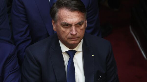 O ex-presidente do Brasil Jair Bolsonaro participa da posse do novo presidente da Argentina no Congresso em Buenos Aires, em 10 de dezembro de 2023 - Sputnik Brasil