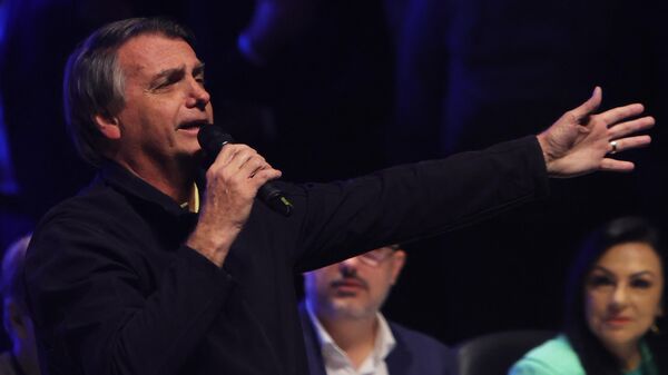 O ex-presidente brasileiro Jair Bolsonaro fala durante um evento realizado pelo Partido Liberal no auditório do Teatro Dante Barone, em Porto Alegre. Brasil, 23 de junho de 2023 - Sputnik Brasil