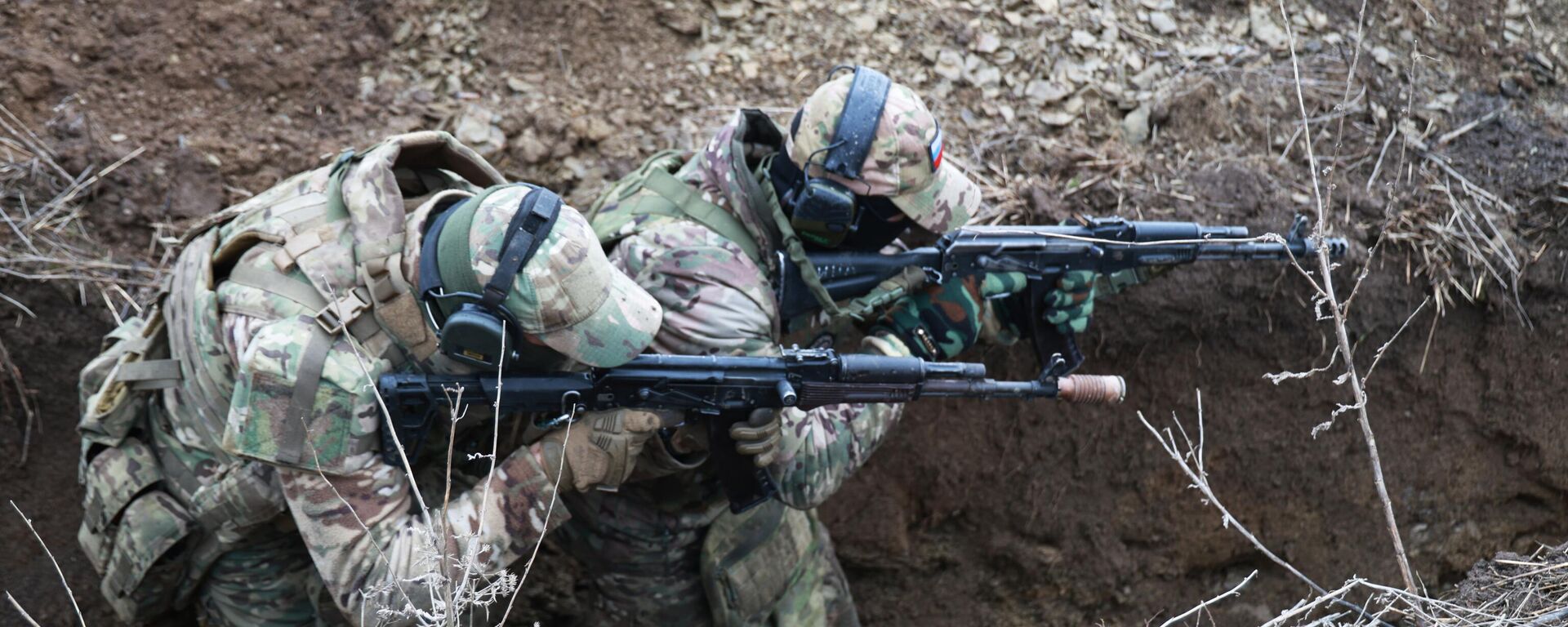 Militares da unidade voluntária Bars-13 passam por exercício de treinamento para a coesão de grupos de ataque em um campo de treinamento na República Popular de Donetsk, foto publicada em 5 de fevereiro de 2024 - Sputnik Brasil, 1920, 12.04.2024