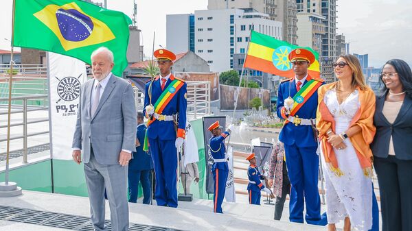 Presidente da República, Luiz Inácio Lula da Silva, durante a cerimônia de oferenda floral em homenagem aos heróis caídos na batalha de Ádua, no Memorial de Ádua. Adis Abeba, Etiópia, 16 de fevereiro de 2024 - Sputnik Brasil