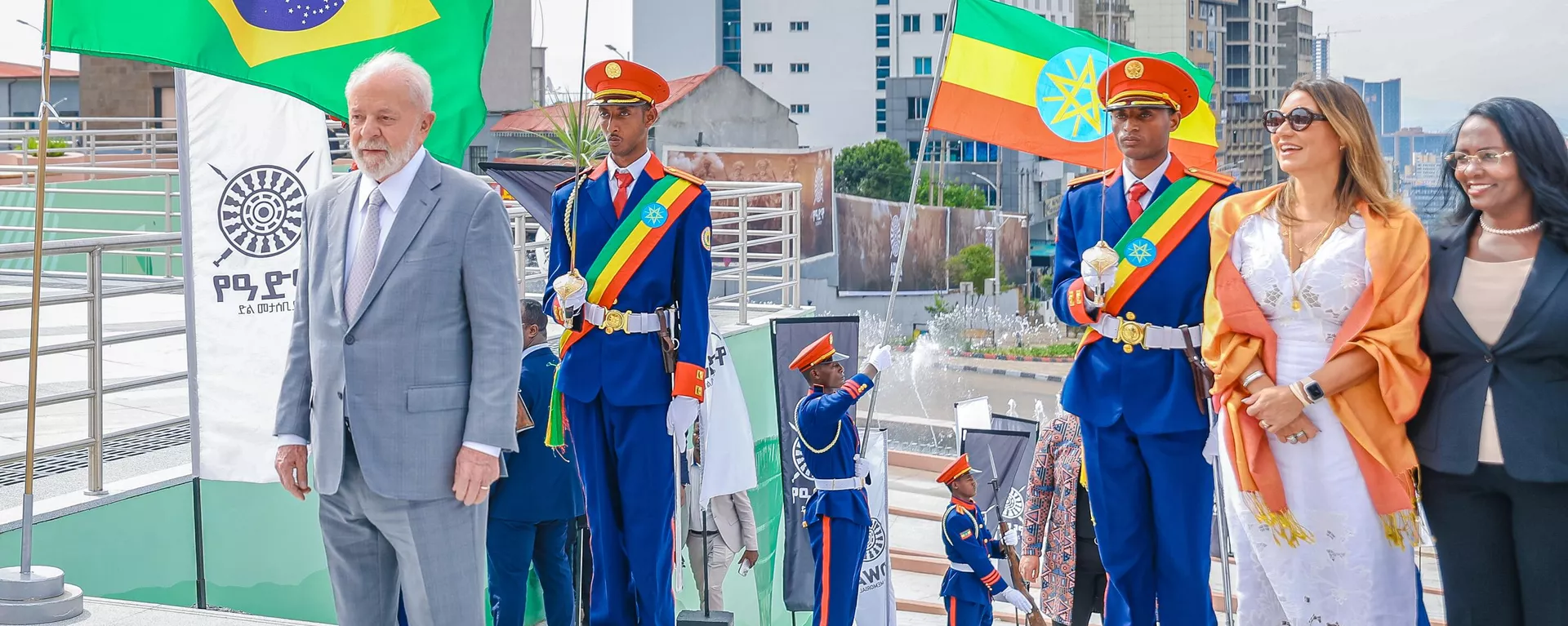 Presidente da República, Luiz Inácio Lula da Silva, durante a cerimônia de oferenda floral em homenagem aos heróis caídos na batalha de Ádua, no Memorial de Ádua. Adis Abeba, 16 de fevereiro de 2024 - Sputnik Brasil, 1920, 19.02.2024