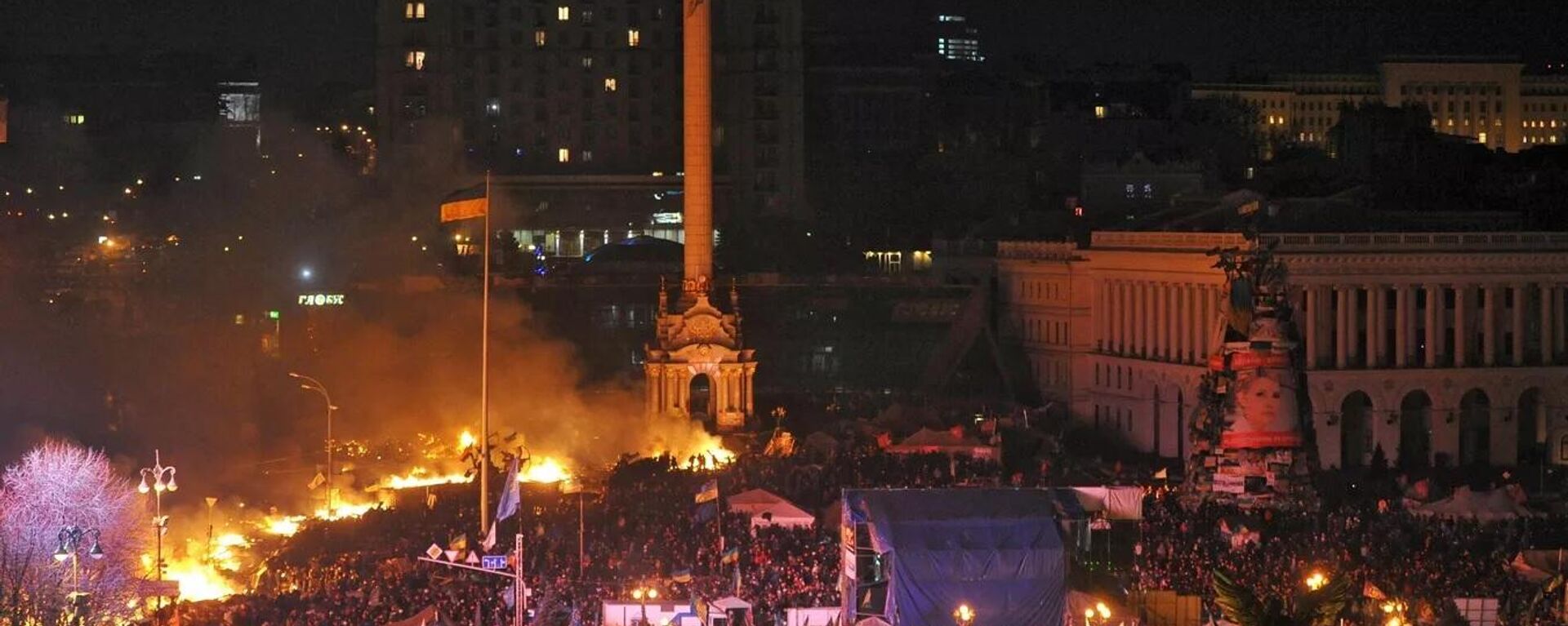 Tendas de apoiadores da integração europeia na Praça da Independência (Maidan), em Kiev, onde eclodiram confrontos entre a oposição e a polícia, em 18 de fevereiro de 2014 - Sputnik Brasil, 1920, 20.02.2024