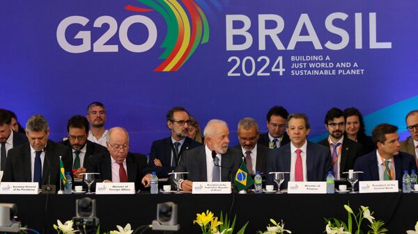 O presidente do Brasil, Luiz Inácio Lula da Silva, abre a sessão conjunta da Trilha de Sherpas e de Finanças do G20, no Palácio Itamaraty, em Brasília (DF). Brasil, 13 de dezembro de 2023 - Sputnik Brasil