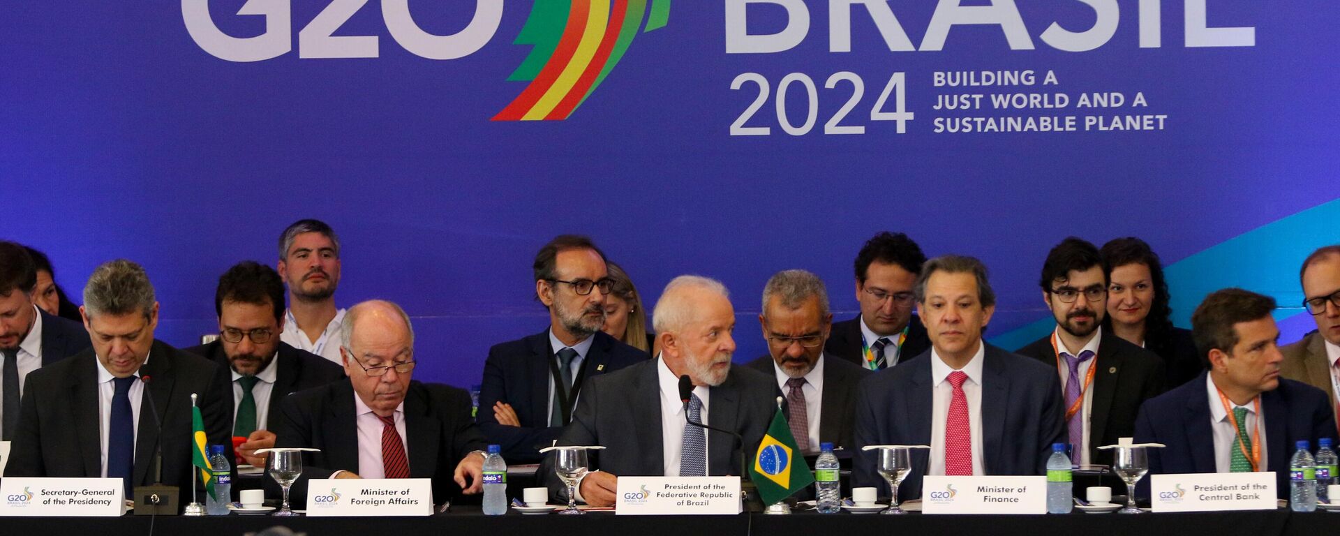 O presidente do Brasil, Luiz Inácio Lula da Silva, abre a sessão conjunta da Trilha de Sherpas e de Finanças do G20, no Palácio Itamaraty, em Brasília (DF). Brasil, 13 de dezembro de 2023 - Sputnik Brasil, 1920, 19.02.2024