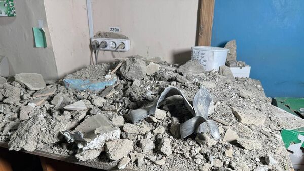 Hospital fica parcialmente destruído após bombardeio ucraniano atingir unidade. Donetsk, 21 de fevereiro de 2024 - Sputnik Brasil