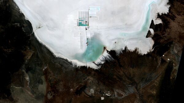 Mina de lítio no Salar de Uyuni, na Bolívia - Sputnik Brasil