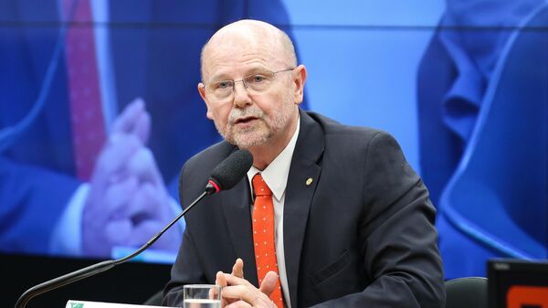 Bohn Gass durante leitura do relatório final do Plano Plurianual 2024–2027 (PLN 28/2023) na comissão mista de Orçamento. Brasília (DF), 5 de dezembro de 2023 - Sputnik Brasil