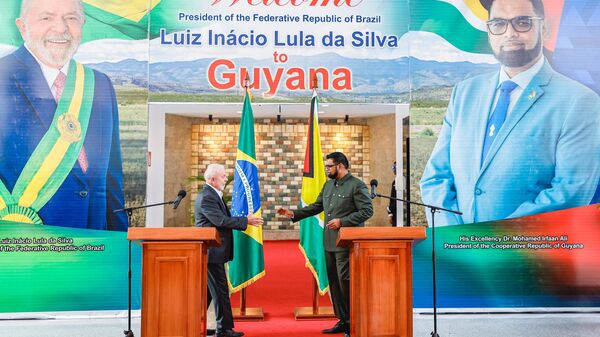 Presidentes do Brasil, Luiz Inácio Lula da Silva, e da Guiana, Irfaan Ali, após reunião bilateral. Georgetown, Guiana, 29 de fevereiro de 2024 - Sputnik Brasil