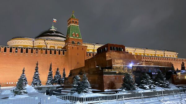 Cúpula do Senado, Torre do Senado do Kremlin de Moscou e o Mausoléu de Lênin em Moscou, Rússia, foto publicada em 15 de fevereiro de 2024 - Sputnik Brasil