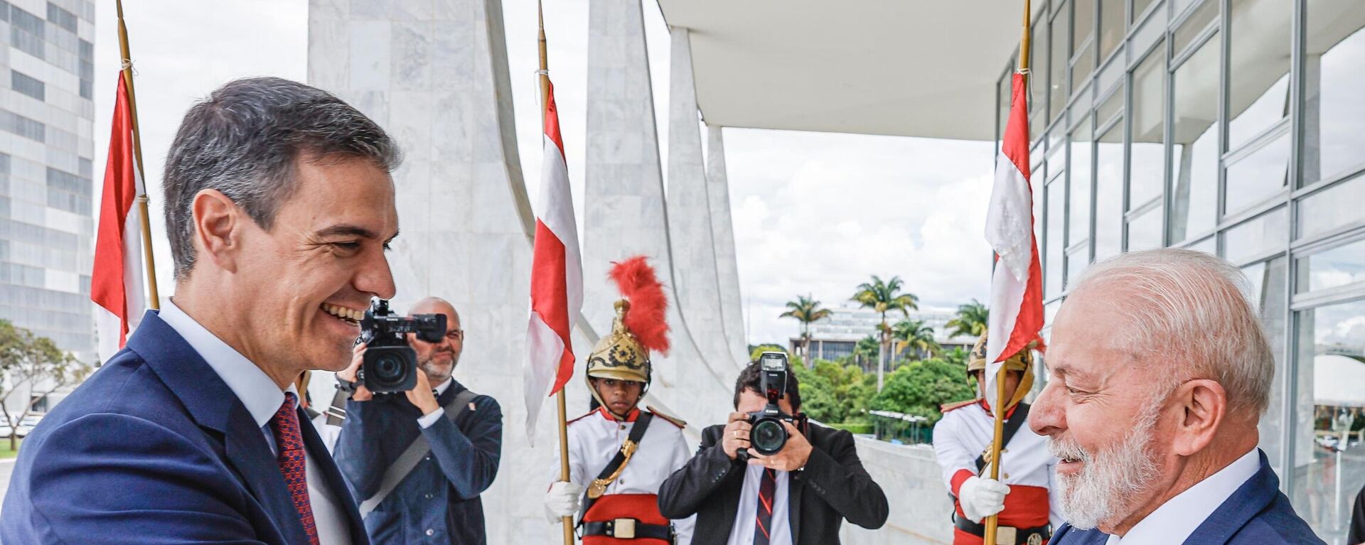 O presidente brasileiro, Luiz Inácio Lula da Silva, recebe o presidente do Governo espanhol, Pedro Sánchez, no Palácio do Planalto. Brasília, Brasil, 6 de março de 2024 - Sputnik Brasil, 1920, 06.03.2024