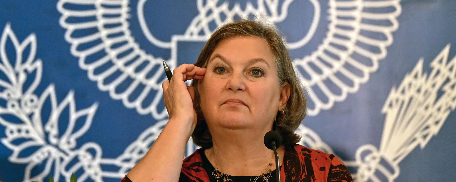 A subsecretária de Estado para Assuntos Políticos, Victoria Nuland, discursa em entrevista coletiva em Colombo, 1º de fevereiro de 2023 - Sputnik Brasil, 1920, 07.03.2024