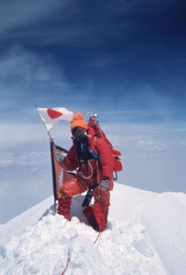 A alpinista japonesa Junko Tabei que foi a primeira mulher a chegar ao topo do monte Everest, no Nepal, em 16 de maio de 1975. - Sputnik Brasil