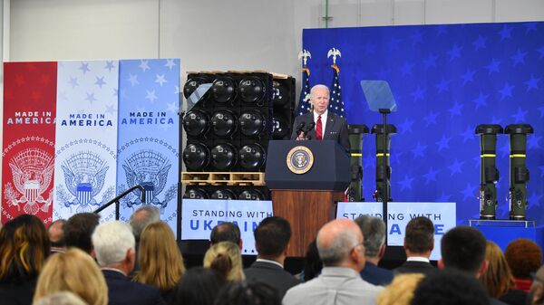 O presidente dos EUA, Joe Biden, fala sobre segurança e o conflito na Ucrânia durante visita às instalações de operações da Lockheed Martin no condado de Pike, em Troy, Alabama, em 3 de maio de 2022 - Sputnik Brasil