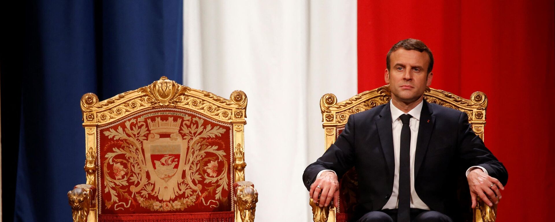 O presidente francês Emmanuel Macron participa de uma cerimônia oficial na prefeitura de Paris após sua posse formal como presidente da rança, 14 de maio de 2017 - Sputnik Brasil, 1920, 20.03.2024