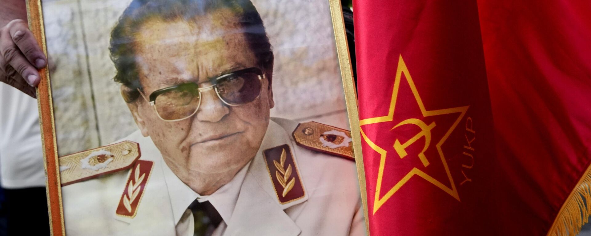 Quadro com foto do ex-presidente da Iugoslávia Josip Broz Tito, em comemoração ao 130º aniversário do político, que morreu em 1980. Belgrado, 25 de maio de 2022 - Sputnik Brasil, 1920, 27.03.2024