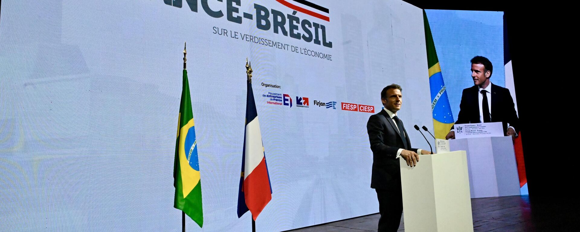 O presidente francês, Emmanuel Macron, durante participação no 8° Fórum Econômico Brasil-França, a Transição para Economia Verde, em São Paulo (SP), em 27 de março de 2024 - Sputnik Brasil, 1920, 27.03.2024