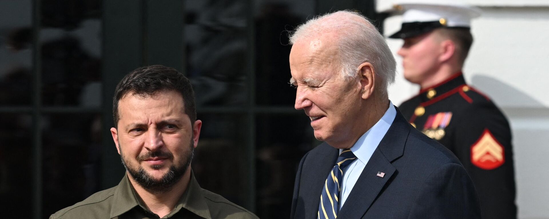 O presidente dos EUA, Joe Biden, dá as boas-vindas ao presidente ucraniano, Vladimir Zelensky, no Pórtico Sul da Casa Branca, em Washington, D.C., em 21 de setembro de 2023 - Sputnik Brasil, 1920, 24.04.2024