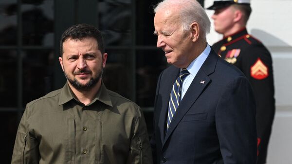 O presidente dos EUA, Joe Biden, dá as boas-vindas ao presidente ucraniano, Vladimir Zelensky, no Pórtico Sul da Casa Branca. Washington, D.C., 21 de setembro de 2023 - Sputnik Brasil