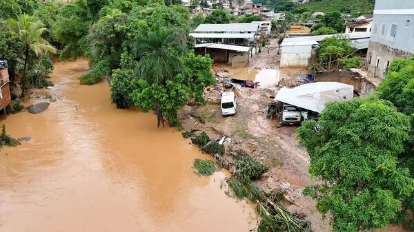 Ruas ficaram submersas após fortes chuvas no Espírito Santo  - Sputnik Brasil