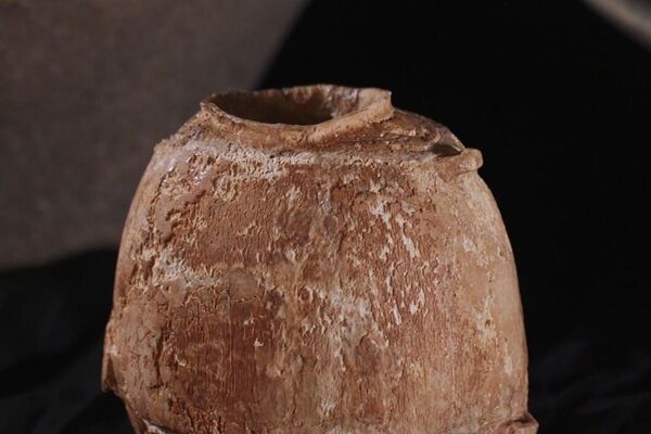 Antigo vaso de marfim de 6.000 anos descoberto em Israel depois de ser restaurado por especialistas - Sputnik Brasil