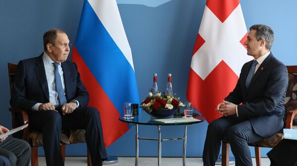 O ministro das Relações Exteriores da Rússia, Sergei Lavrov, e ministro das Relações Exteriores suíço, Ignazio Cassis, participam de uma reunião à margem das negociações EUA-Rússia em Genebra, Suíça - Sputnik Brasil