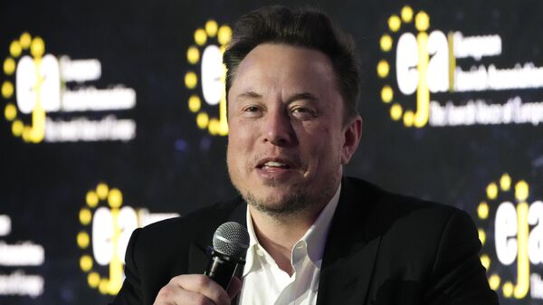 Elon Musk durante entrevista na Cracóvia. Polônia, 22 de janeiro de 2024 - Sputnik Brasil