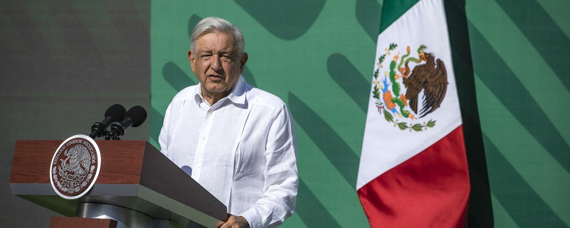O presidente mexicano, Andrés Manuel López Obrador, fala durante sua coletiva de imprensa matinal diária, em Mazatlán, estado de Sinaloa, México, em 8 de abril de 2024 - Sputnik Brasil, 1920, 11.04.2024