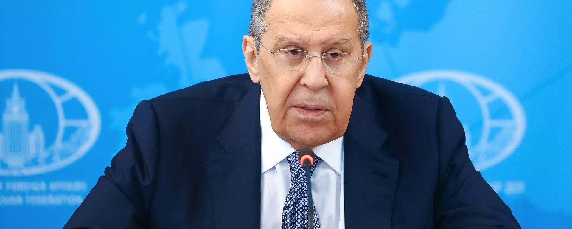 Sergei Lavrov, ministro das Relações Exteriores russo, durante reunião com representantes dos comitês de relações exteriores dos parlamentos dos Estados-membros do BRICS no centro de imprensa do Ministério das Relações Exteriores do país, em Moscou. Rússia, 11 de abril de 2024 - Sputnik Brasil, 1920, 11.04.2024