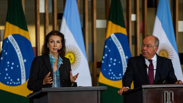 Encontro entre o ministro das Relações Exteriores do Brasil, Mauro Vieira, e a ministra de Relações Exteriores, Comércio Internacional e Culto da Argentina, Diana Mondino. Brasília, 15 de abril de 2024 - Sputnik Brasil