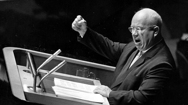 Nikita Khrushchev, então primeiro-ministro soviético e primeiro secretário do Partido Comunista da União Soviética, discursa perante a Assembleia Geral das Nações Unidas, na cidade de Nova York, EUA, em 23 de setembro de 1960 - Sputnik Brasil