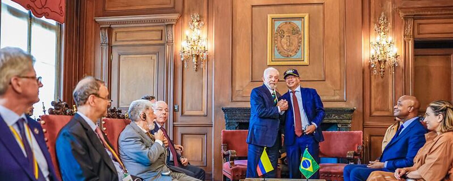  Reunião entre o presidente Lula e presidente da República da Colômbia, Gustavo Petro, na capital Bogotá. 17 de abril de 2024. - Sputnik Brasil, 1920, 17.04.2024
