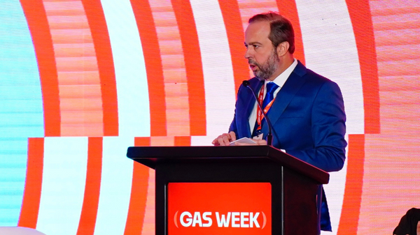 O ministro de Minas e Energia do Brasil, Alexandre Silveira, participa do evento Gas Week, em Brasília. Brasil, 18 de abril de 2024 - Sputnik Brasil
