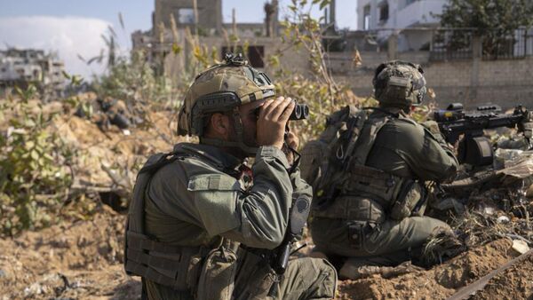 Militares israelenses em operação terrestre dentro da Faixa de Gaza, em 2 de novembro de 2023 - Sputnik Brasil