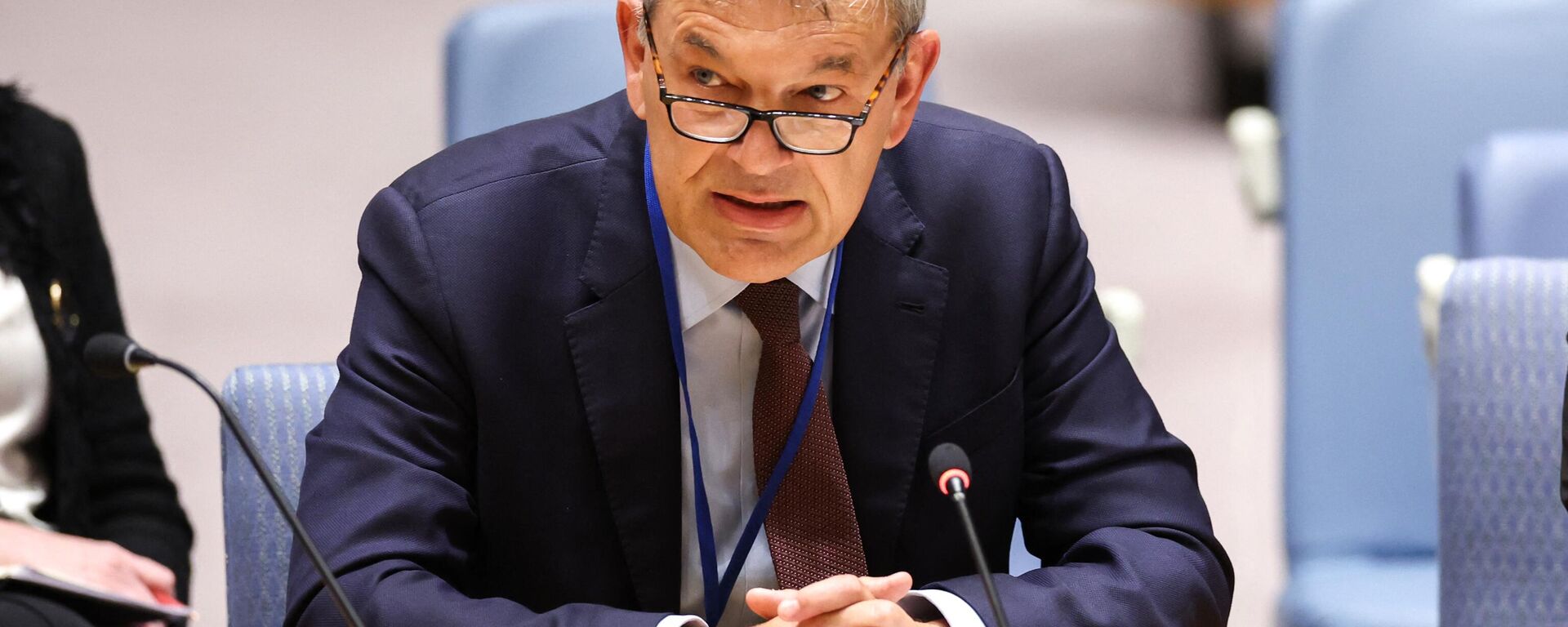 O Comissário Geral da Agência de Assistência e Obras N (UNRWA), Philippe Lazzarini, fala durante uma reunião do Conselho de Segurança das Nações Unidas sobre a UNRWA na sede da ONU em Nova York, em 17 de abril de 2024 - Sputnik Brasil, 1920, 23.04.2024