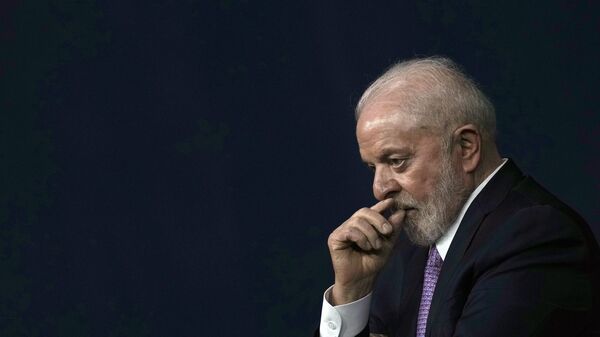 O presidente do Brasil, Luiz Inácio Lula da Silva, participa da cerimônia de posse do novo procurador-geral Paulo Gustavo Gonet Branco em Brasília, Brasil, 18 de dezembro de 2023 - Sputnik Brasil